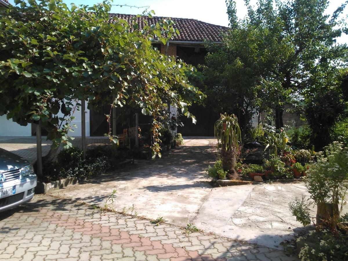 Casa Aromi Ed Arte Casa de hóspedes Asti Exterior foto